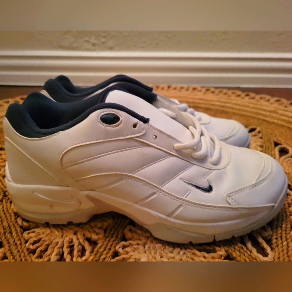 Nike Air white cleated golf shoes 6s